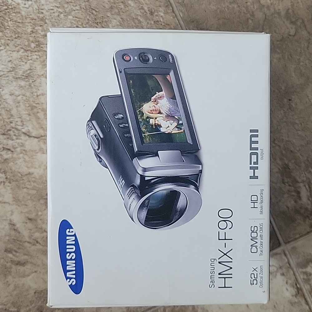 Samsung F90 White Camcorder with 2.7" LCD Screen and HD Video Recording